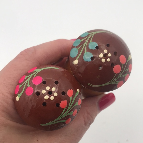 VTG Handpainted Wooden Mushroom Salt & Pepper - Picture 2 of 6